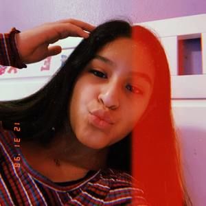 Meet your Posher, Daniela